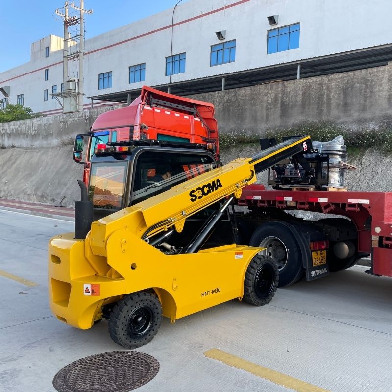 رافعة تلسكوبية صغيرة SOCMA HNT-M25 سعة 2.5 طن للإنشاءات والتخزين