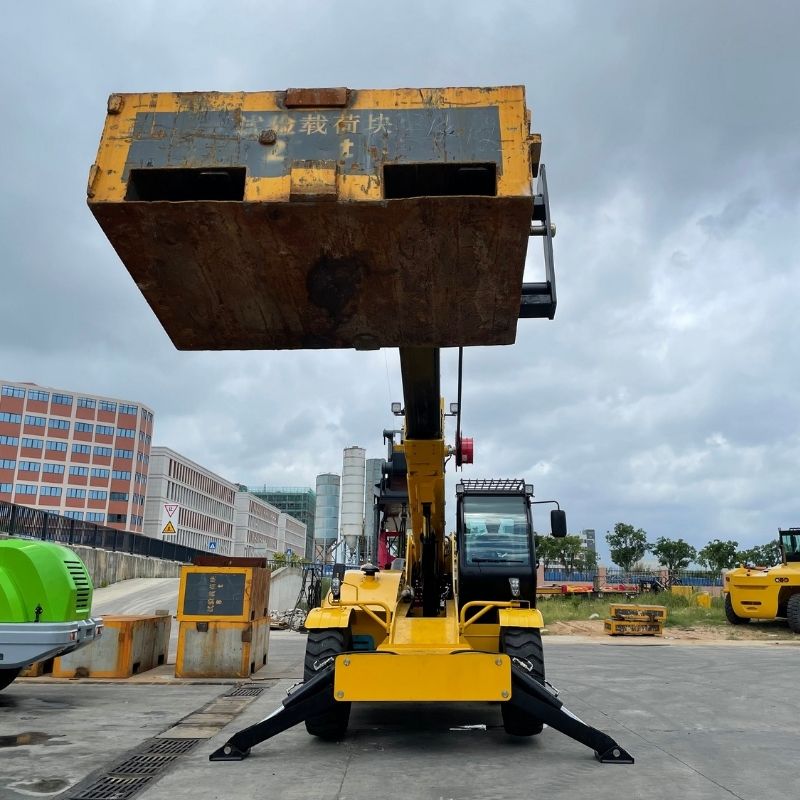 رافعة تلسكوبية SOCMA HNT5010-4Z سعة 5 أطنان و10 أمتار للإنشاءات واللوجستيات