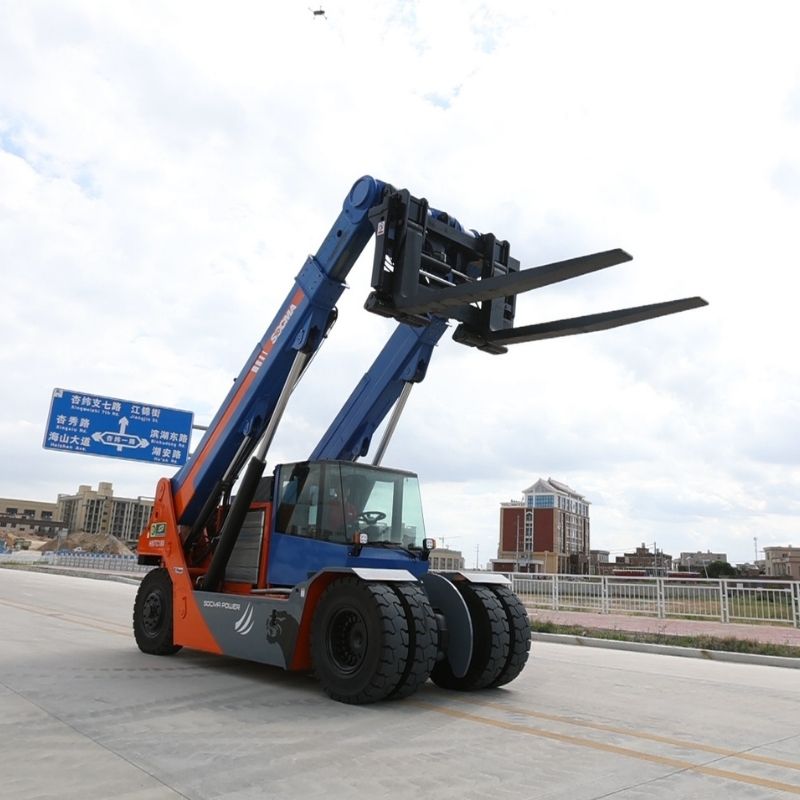 رافعة تلسكوبية SOCMA HNTC-180 سعة 18 طنًا لمناولة الحاويات